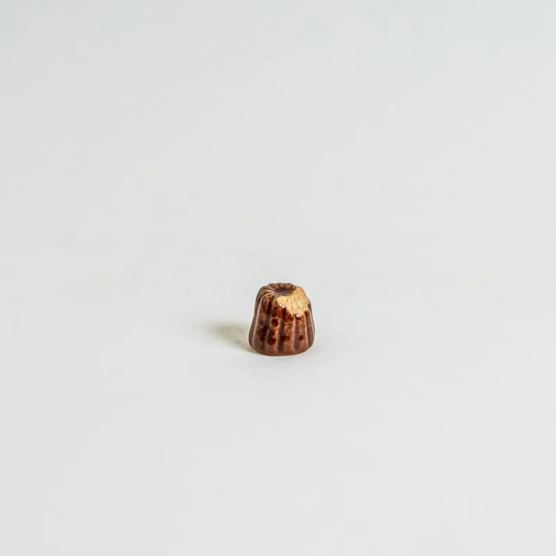 Mogutable Selects Bite Canelé Chopstick Rest Best