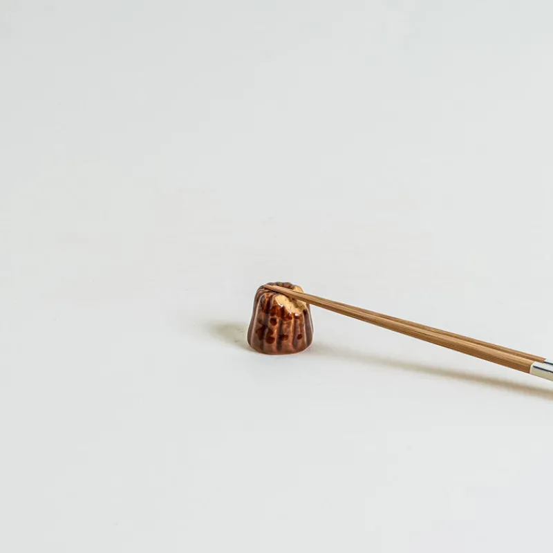 Mogutable Selects Bite Canelé Chopstick Rest Best