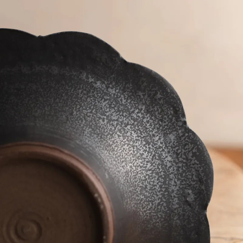 Zhitaofang's/製陶方式 Flower Deep Bowl in Black Discount