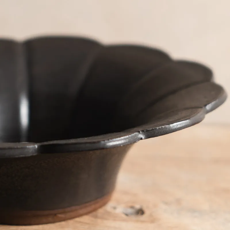 Zhitaofang's/製陶方式 Flower Deep Bowl in Black Discount