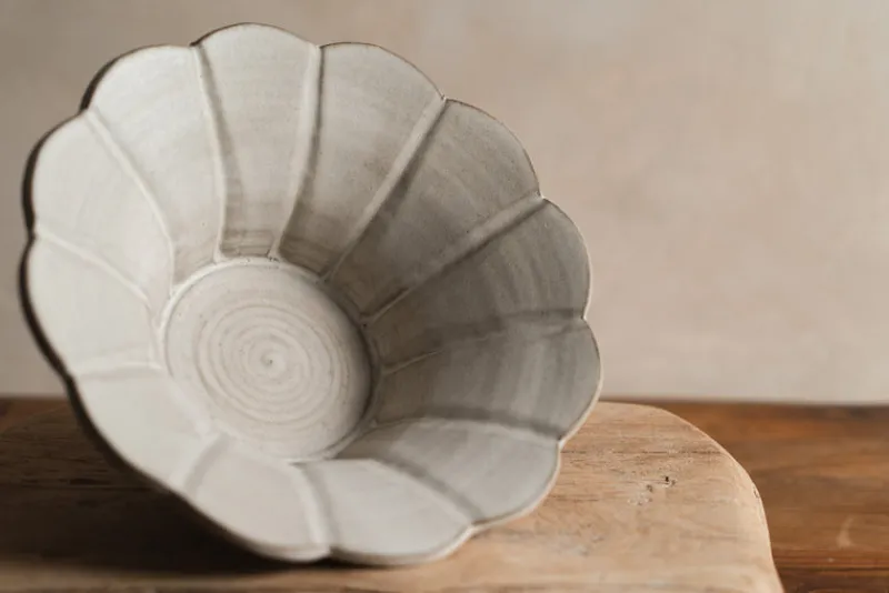 Zhitaofang's/製陶方式 Flower Deep Bowl in White Outlet