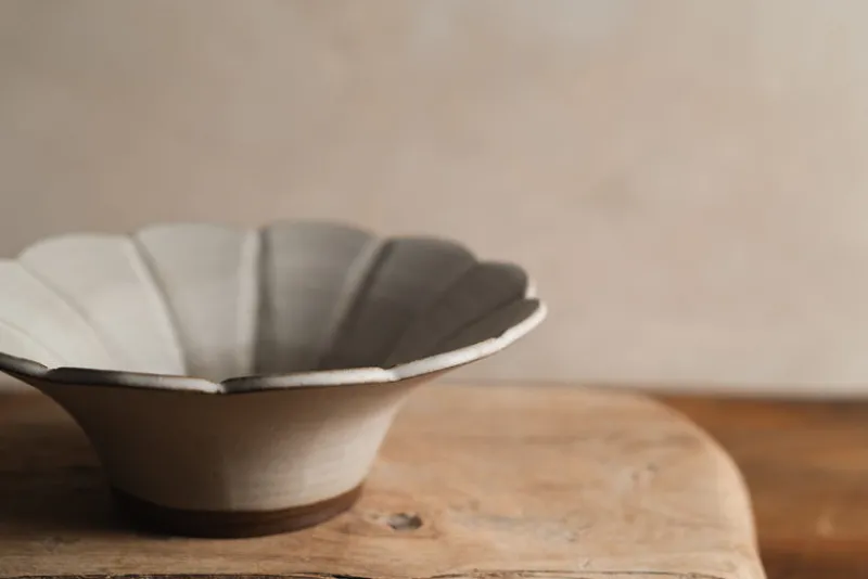 Zhitaofang's/製陶方式 Flower Deep Bowl in White Outlet