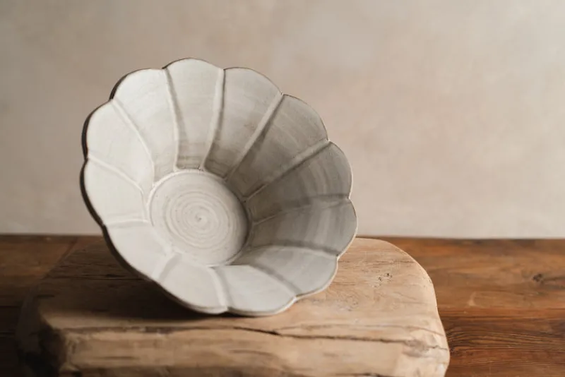 Zhitaofang's/製陶方式 Flower Deep Bowl in White Outlet
