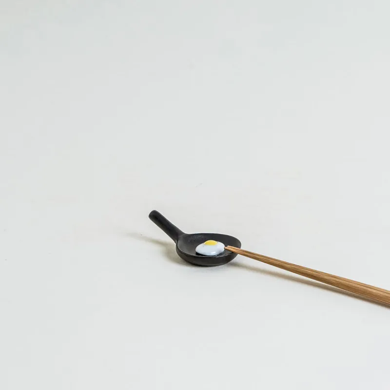 Mogutable Selects Frying Pan Egg Chopstick Rest Outlet