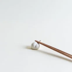 Mogutable Selects Garlic Chopstick Rest Hot