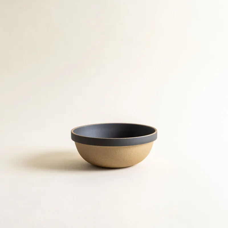 Hasami Porcelain 7.3" Deep Round Bowl in Black Fashion
