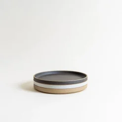 Hasami Porcelain 8.6" Plate in Black Best