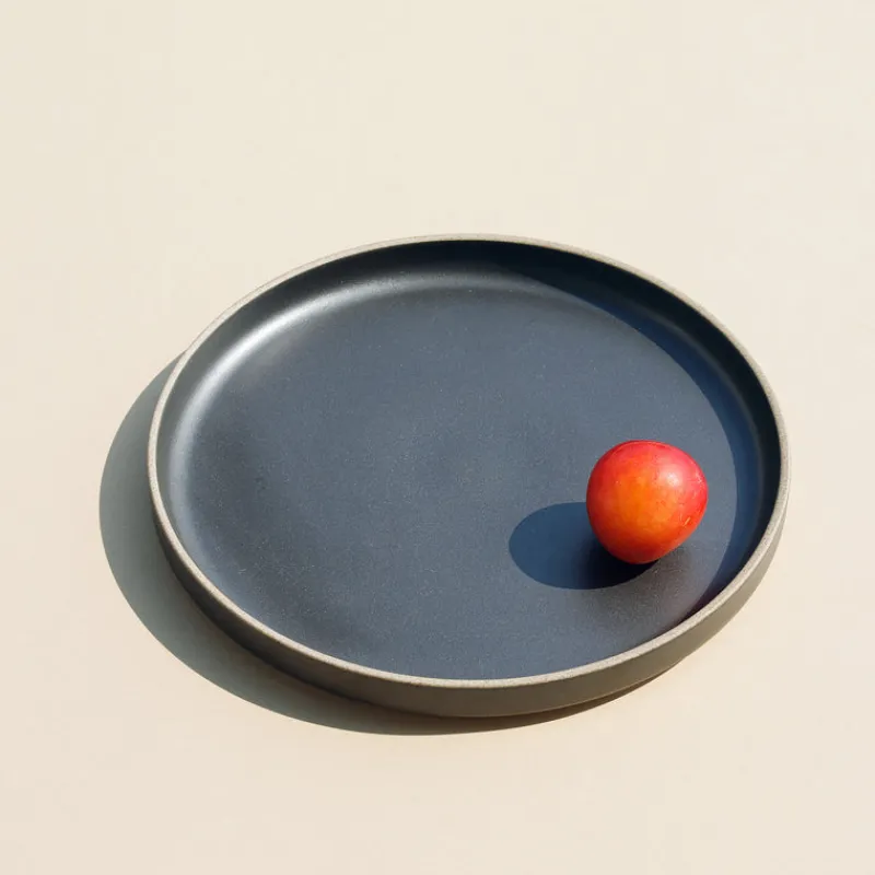 Hasami Porcelain 8.6" Plate in Black Best