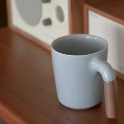 HMM Mugr Cloud in Walnut Hot