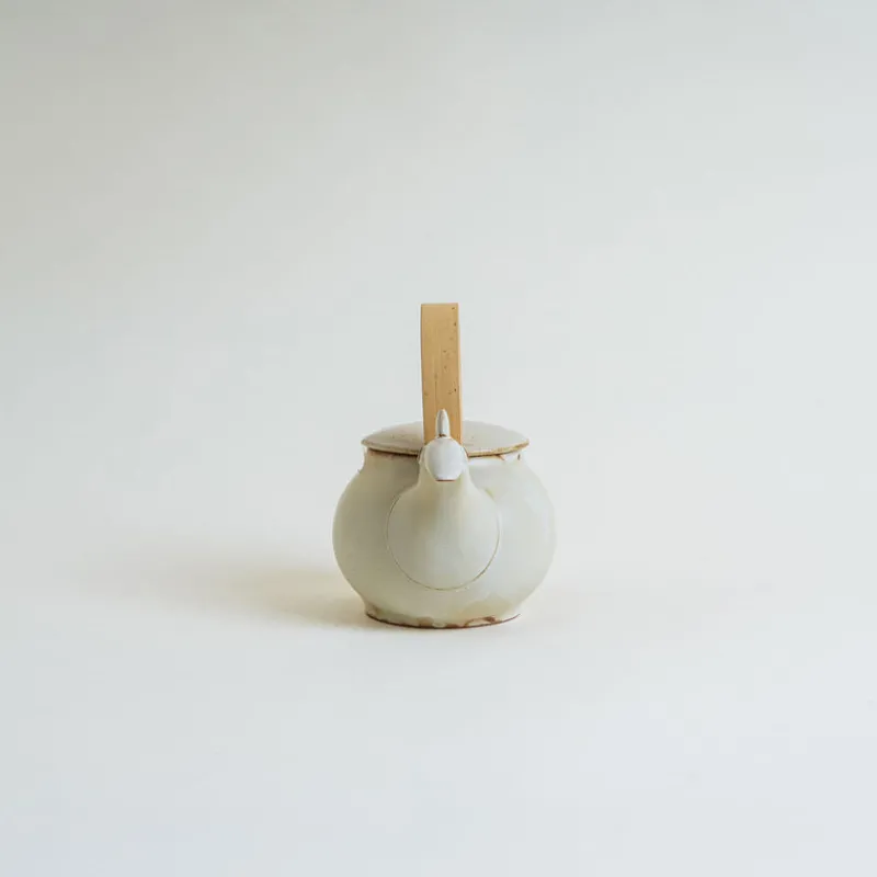 Mogutable Selects Makoto Komatsu Ceramic Teapot Fashion