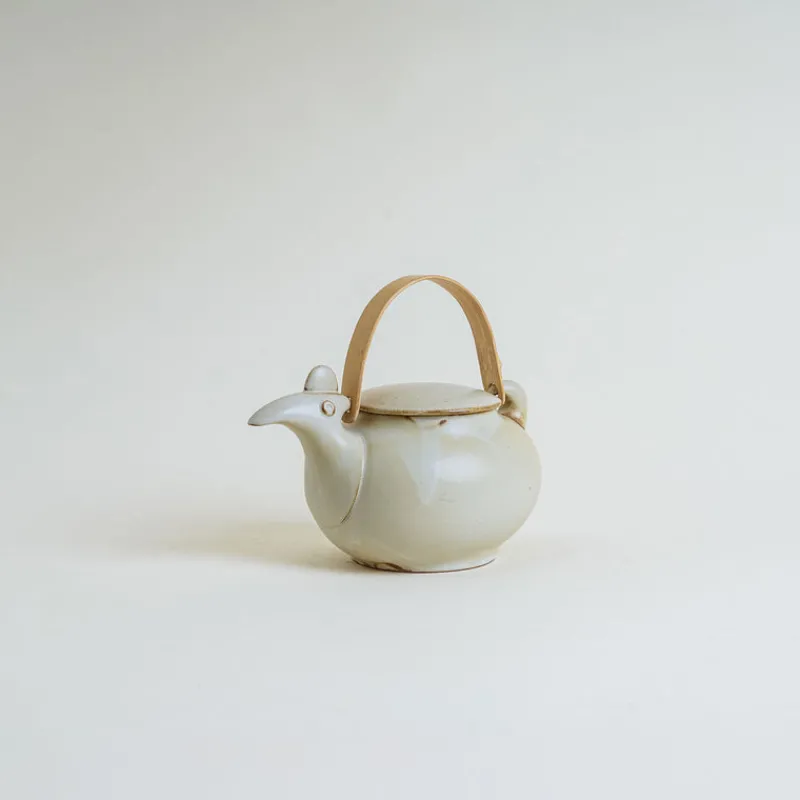 Mogutable Selects Makoto Komatsu Ceramic Teapot Fashion