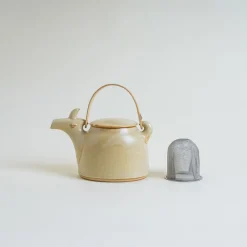 Mogutable Selects Makoto Komatsu Ceramic Teapot Fashion