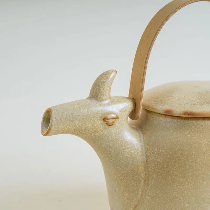 Mogutable Selects Makoto Komatsu Ceramic Teapot Fashion