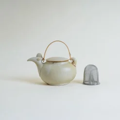Mogutable Selects Makoto Komatsu Ceramic Teapot Fashion