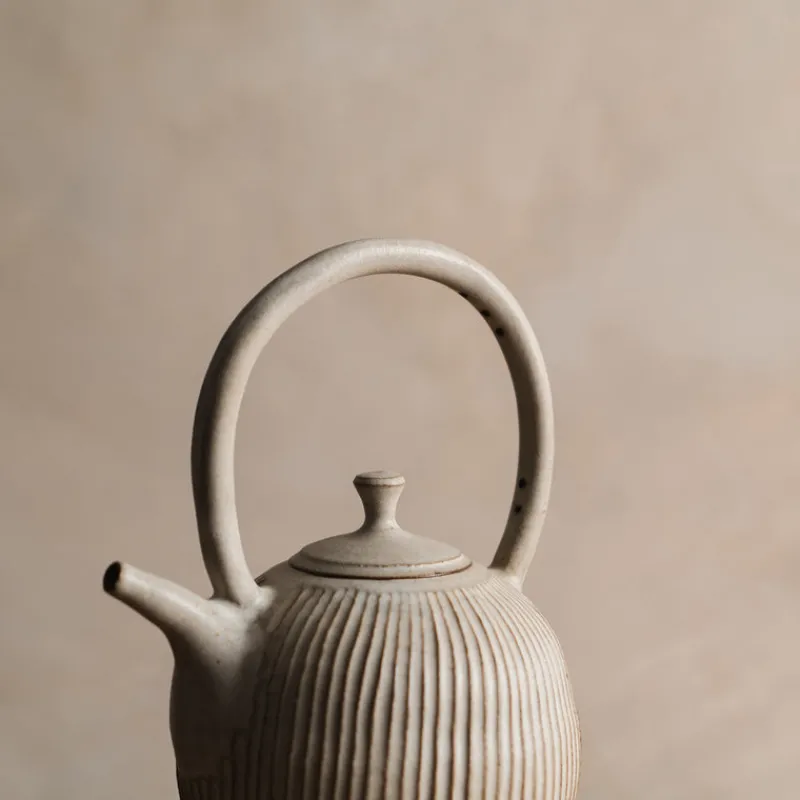 Zhitaofang's/製陶方式 Pleated Teapot in White Sale