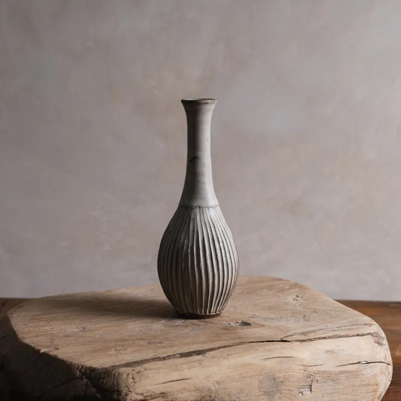 Zhitaofang's/製陶方式 Pleated Vase in White Sale