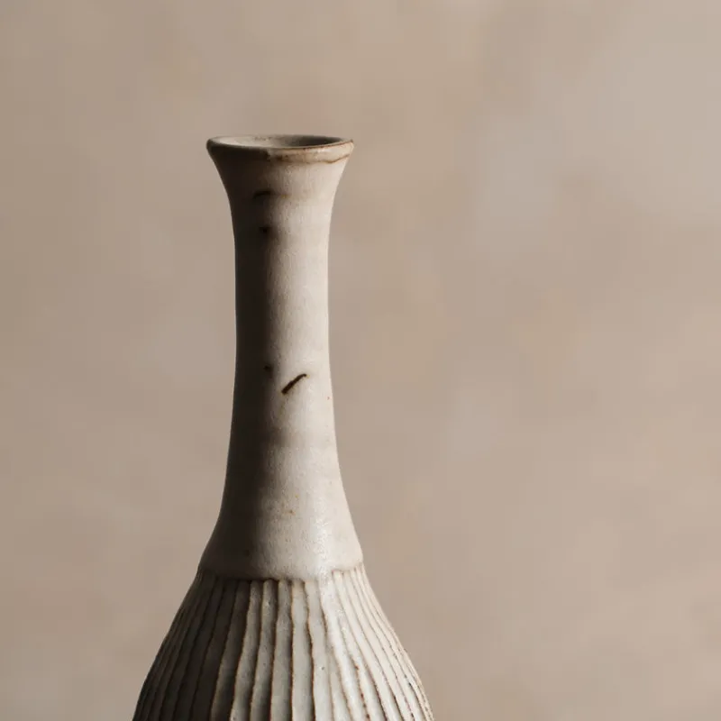 Zhitaofang's/製陶方式 Pleated Vase in White Sale
