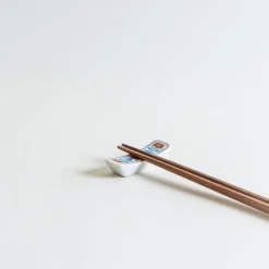 Mogutable Selects Red Flower Chopstick rest New